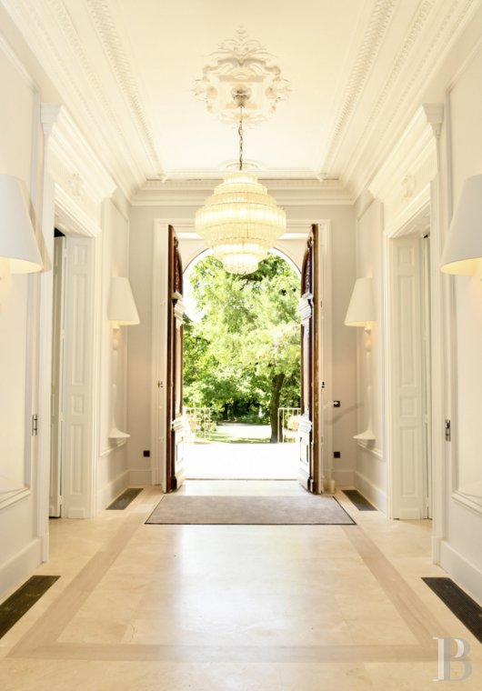 A 19th century chateau open for receptions and holidays to the east of Avignon in the Vaucluse  - photo  n°3